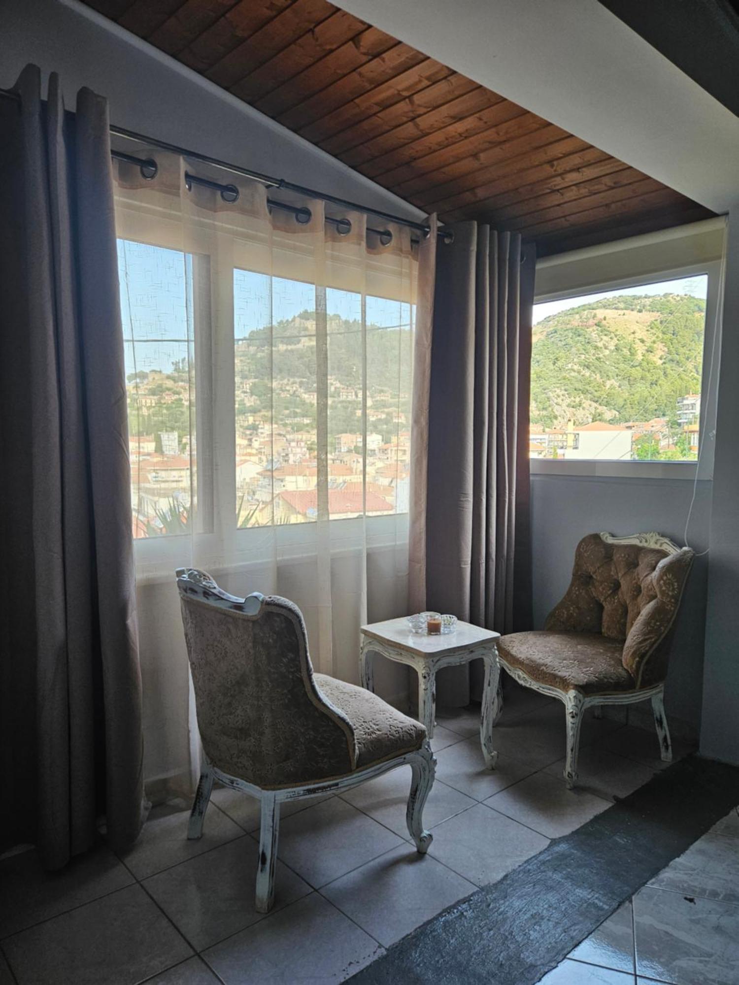 με θέα το κάστρο Nafpaktos